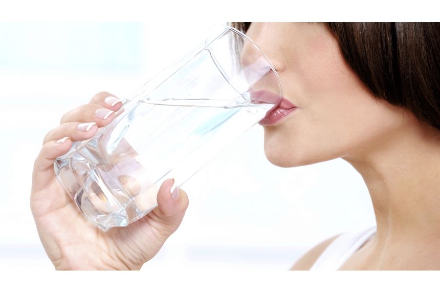 Νερό: Βοηθός στην απώλεια βάρους και την ανακούφιση από τους πονοκεφάλους!
